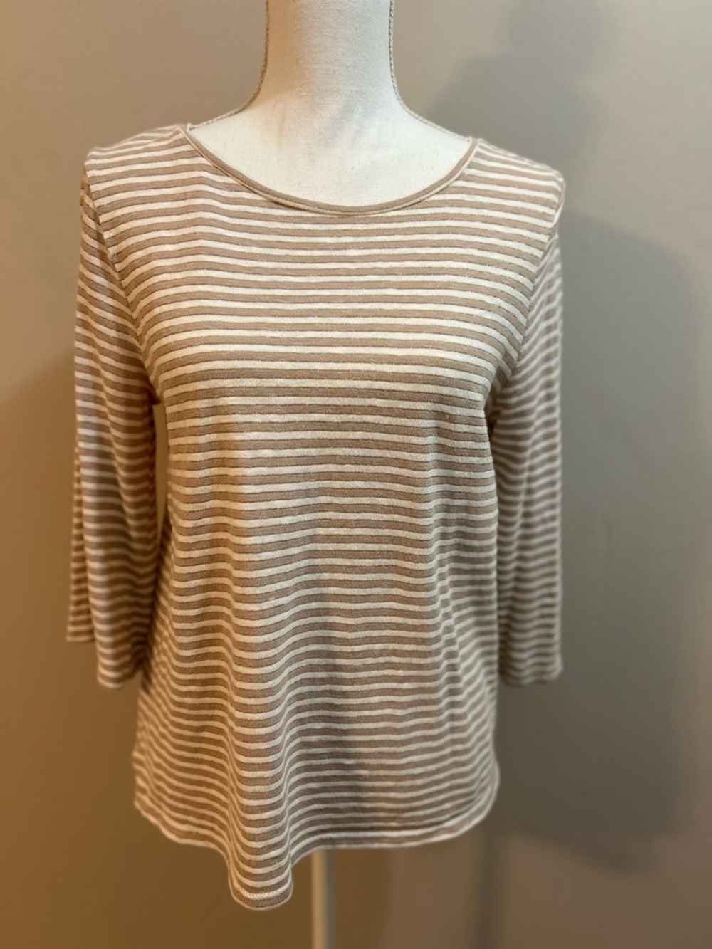 Ann Taylor Loft Top w/ Gold Flecks Size Medium